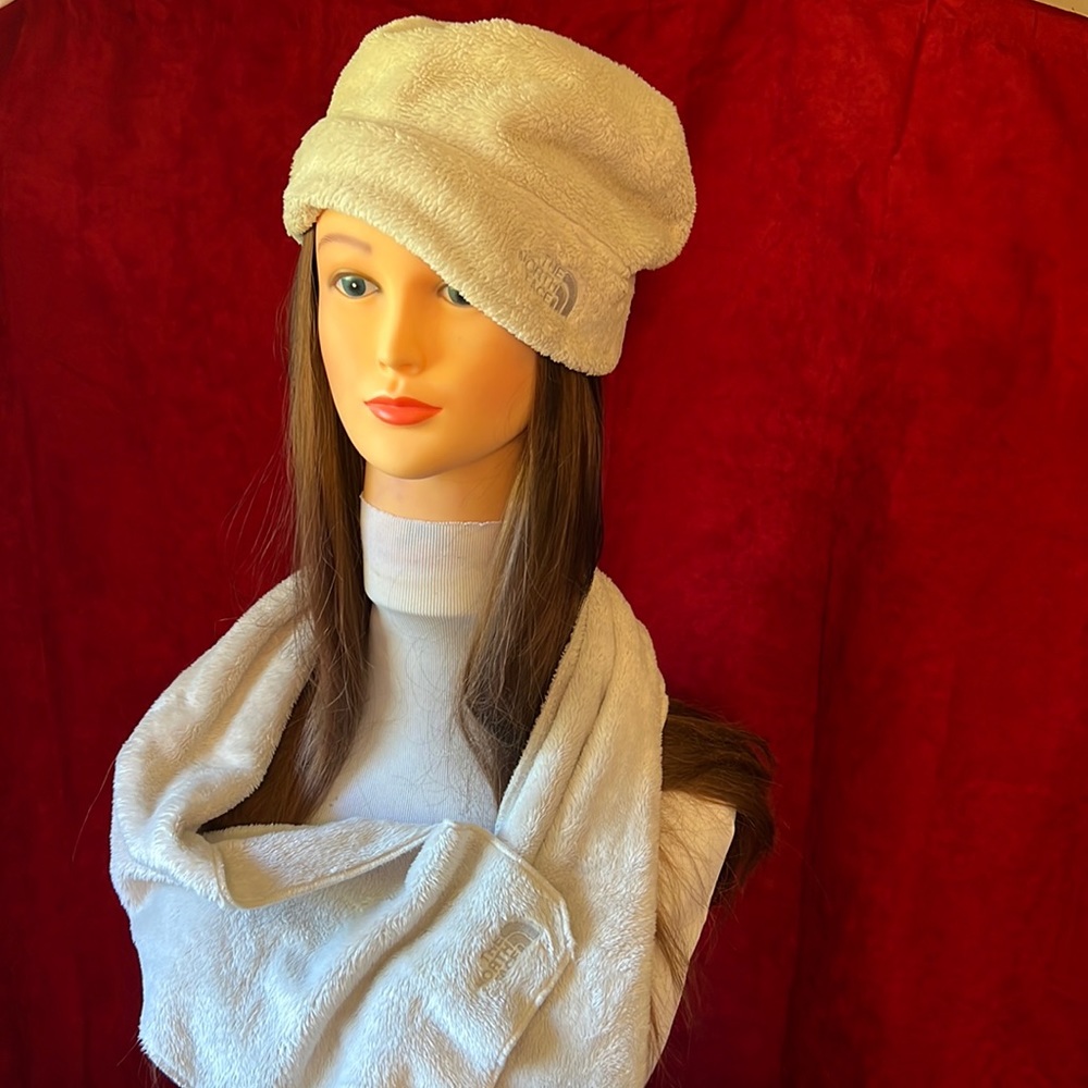 The North Face Hat & Scarf